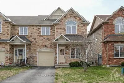 508 Fordell Avenue, Kanata, ON K2W 0B3