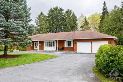 1259 LAMPMAN Crescent, Mooneys Bay - Carleton Heights and Area, ON K2C 1P9