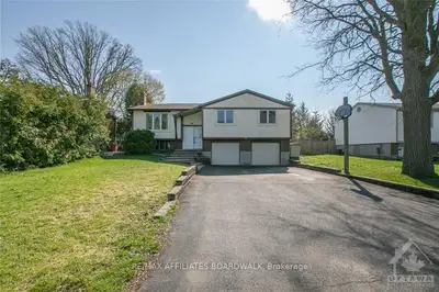 62 DALLAIRE Crescent, Stittsville - Munster - Richmond, ON K0A 2Z0