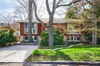 2650 Marble Crescent, Billings Bridge - Riverside Park And Area, On K1v 8l8
