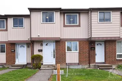 2284 ORIENT PARK Drive 39, Blackburn Hamlet, ON K1B 4Z7