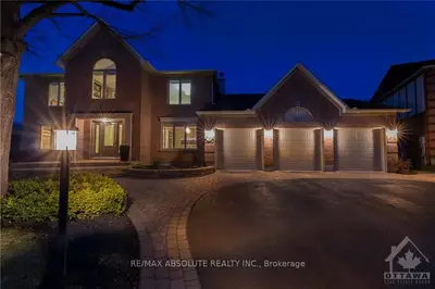 58 HAMPEL Crescent, Stittsville - Munster - Richmond, ON K2S 1E4