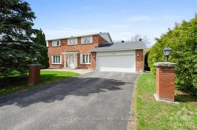 209 AMBERLY Court, Beacon Hill North - South and Area, ON K1J 8A2