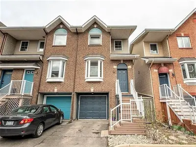10 HINTONBURG Place 11, West Centre Town, ON K1Y 4W6