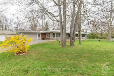 22 GREENSIDE Avenue, Country Place - Pineglen - Crestview and Area, ON K2E 6Z2