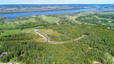 1599 KINSELLA Drive, Orleans - Cumberland and Area, ON K4C 1A9
