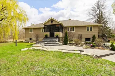 10602 IRISH HEADLINE Road, South Dundas, ON K0E 1W0