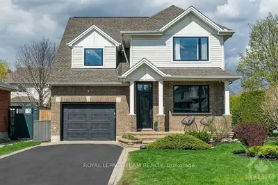 801 COVEHEAD Crescent, Blossom Park - Airport and Area, ON K1V 1M3