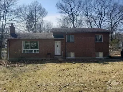 125 WOODS Road, Constance Bay - Dunrobin - Kilmaurs - Woodlawn, ON K0A 3M0