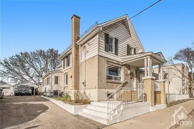 135 DESCHAMPS Avenue, Vanier and Kingsview Park, ON K1L 5Z8