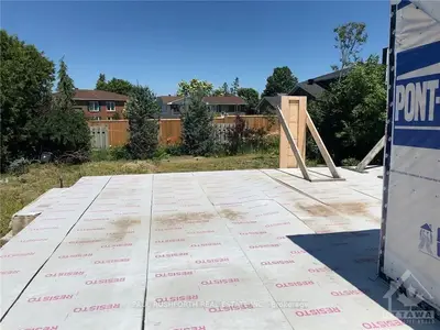 47 ELVASTON Avenue, South of Baseline to Knoxdale, ON K2G 3X6