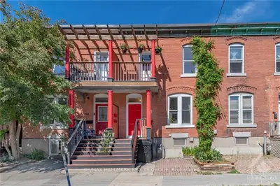 301 BAY Street, Ottawa Centre, ON K1R 5Z7