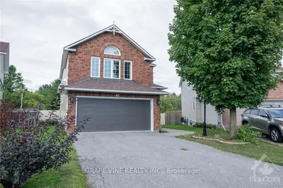 61 MIKA Street, Stittsville - Munster - Richmond, ON K2S 1K6