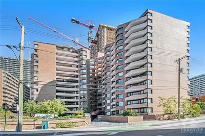 151 Bay Street 902, Ottawa Centre, On K1r 7t2