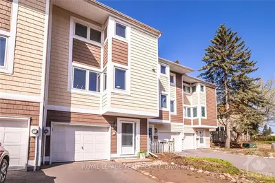 330 STOWE Court, Kanata, ON K2K 1Z6