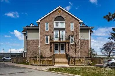 1 STONEBANK Crescent 8, Bells Corners and South to Fallowfield, ON K2H 9M3