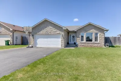 1046 LIMESTONE Trail, Petawawa, ON K8H 0A5