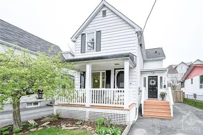 286 SHAKESPEARE Street, Vanier and Kingsview Park, ON K1L 5M3