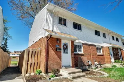 1045 MORRISON Drive 121, Parkway Park - Queensway Terrace S and Area, ON K2H 7L2