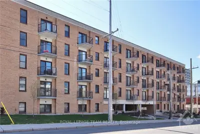 50 BURNSIDE Avenue 210, West Centre Town, ON K1Y 2M2