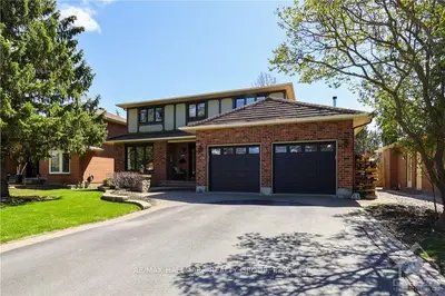 33 RED OAKS Trail, Stittsville - Munster - Richmond, ON K2S 1E2