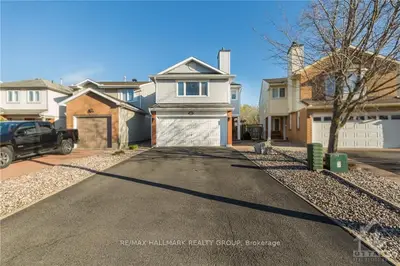73 SADDLE Crescent, Hunt Club - South Keys and Area, ON K1G 5L3