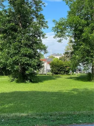 NA KENNEDY Street, North Glengarry, ON K0C 1B0