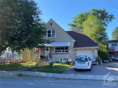 347 BLAKE Boulevard, Vanier and Kingsview Park, ON K1L 6L3