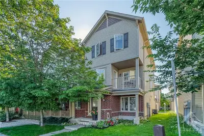 828 CAMPOBELLO Drive, Stittsville - Munster - Richmond, ON K2S 0N4