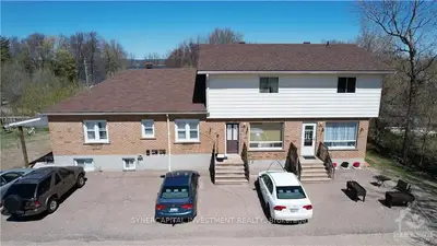 104 GREENSIDE Street, Pembroke, ON K8A 7Y4