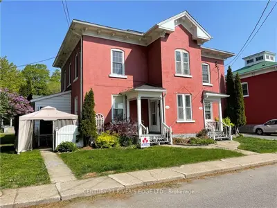 440-442 JAMES Street W, Prescott, ON K0E 1T0