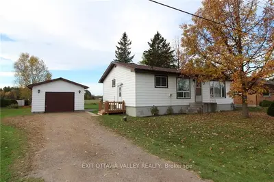 118 MUD LAKE Road, Pembroke, ON K8A 6W4