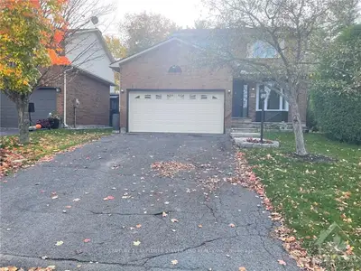 15 DOREY Court, Kanata, ON K2L 2V5