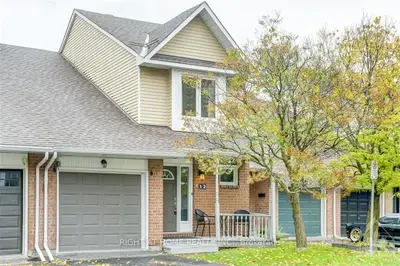12 DURBIN Court, Kanata, ON K2L 3T8