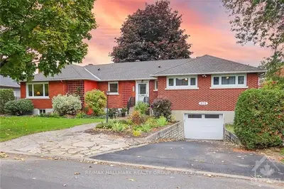 829 DUBERRY Street, McKellar Heights - Glabar Park and Area, ON K2A 3T2