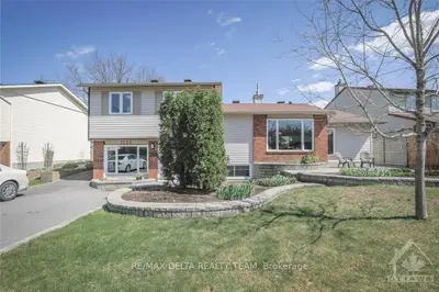 1593 LOUISBOURG Crescent, Orleans - Cumberland and Area, ON K1E 2K3