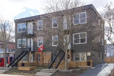 60 STE CECILE Street, Vanier and Kingsview Park, ON K1L 5L5
