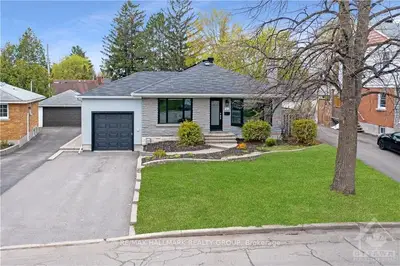 1302 WESMAR Drive, Alta Vista and Area, ON K1H 7T2