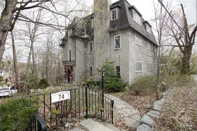 74 ACACIA Avenue 2, Rockcliffe Park, ON K1M 0P6