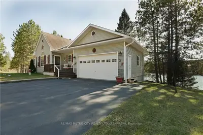 144 FLYING CLUB Road, Greater Madawaska, ON K0J 2R0