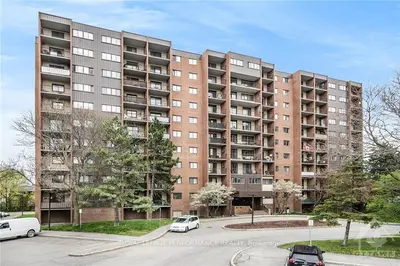 2630 SOUTHVALE Crescent 217, Elmvale Acres and Area, ON K1B 4S8