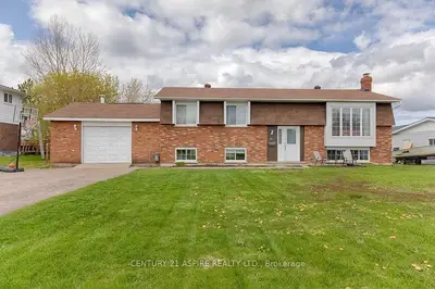 44 MEADOWBROOK Drive, Laurentian Valley, ON K8A 7C3