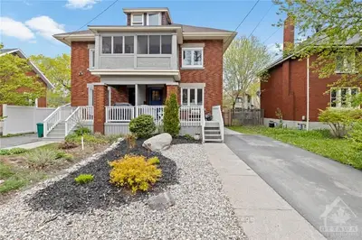 25 IONA Street, Tunneys Pasture and Ottawa West, ON K1Y 3L6