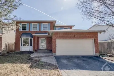 1912 DANNISTON Crescent, Orleans - Cumberland and Area, ON K1E 3S9