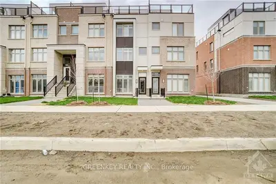 807 MIKINAK Road, Manor Park - Cardinal Glen and Area, ON K1K 4Z9