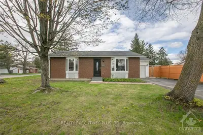 1369 METZ Crescent, Overbrook - Castleheights and Area, ON K1K 3Z6