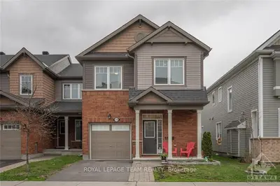 776 SUMMERGAZE Street, Kanata, ON K2M 2T6