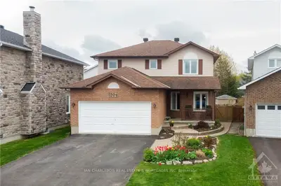 1304 HUNTINGDALE Court, Cyrville - Carson Grove - Pineview, ON K1J 1B1