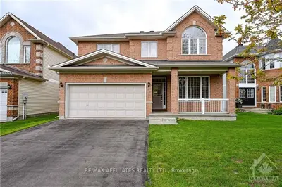 2311 GLANDRIEL Crescent, Orleans - Cumberland and Area, ON K4A 4T3