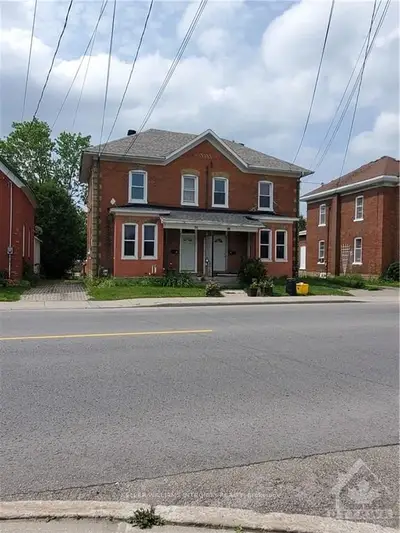 88 & 90 Brockville Street, Smiths Falls, On K7a 3y2